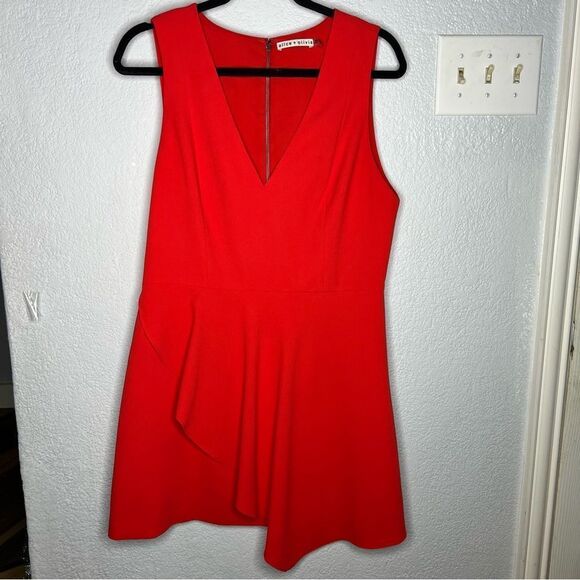 Alice + Olivia Asymmetrical Callie Cherry Red Mini V-Neckline Dress Size 12 - Picture 2 of 13